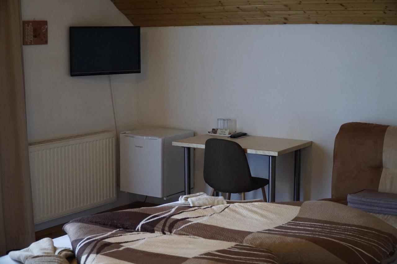 Pension-Ferienwohnung Rotar Faak am See Bagian luar foto