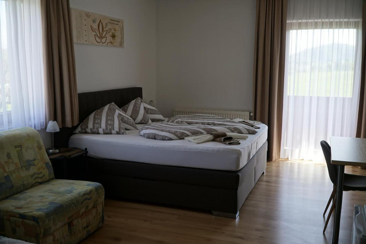 Pension-Ferienwohnung Rotar Faak am See Bagian luar foto