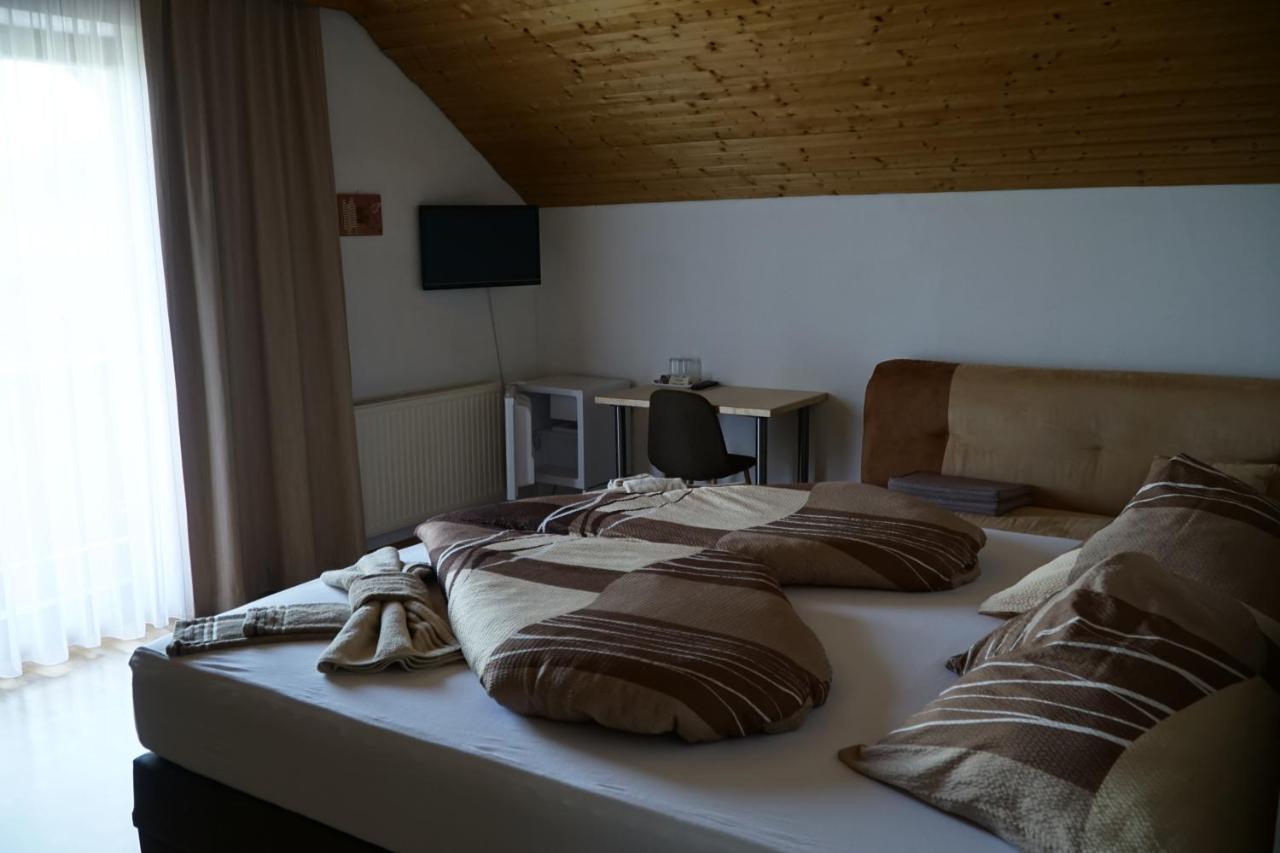 Pension-Ferienwohnung Rotar Faak am See Bagian luar foto