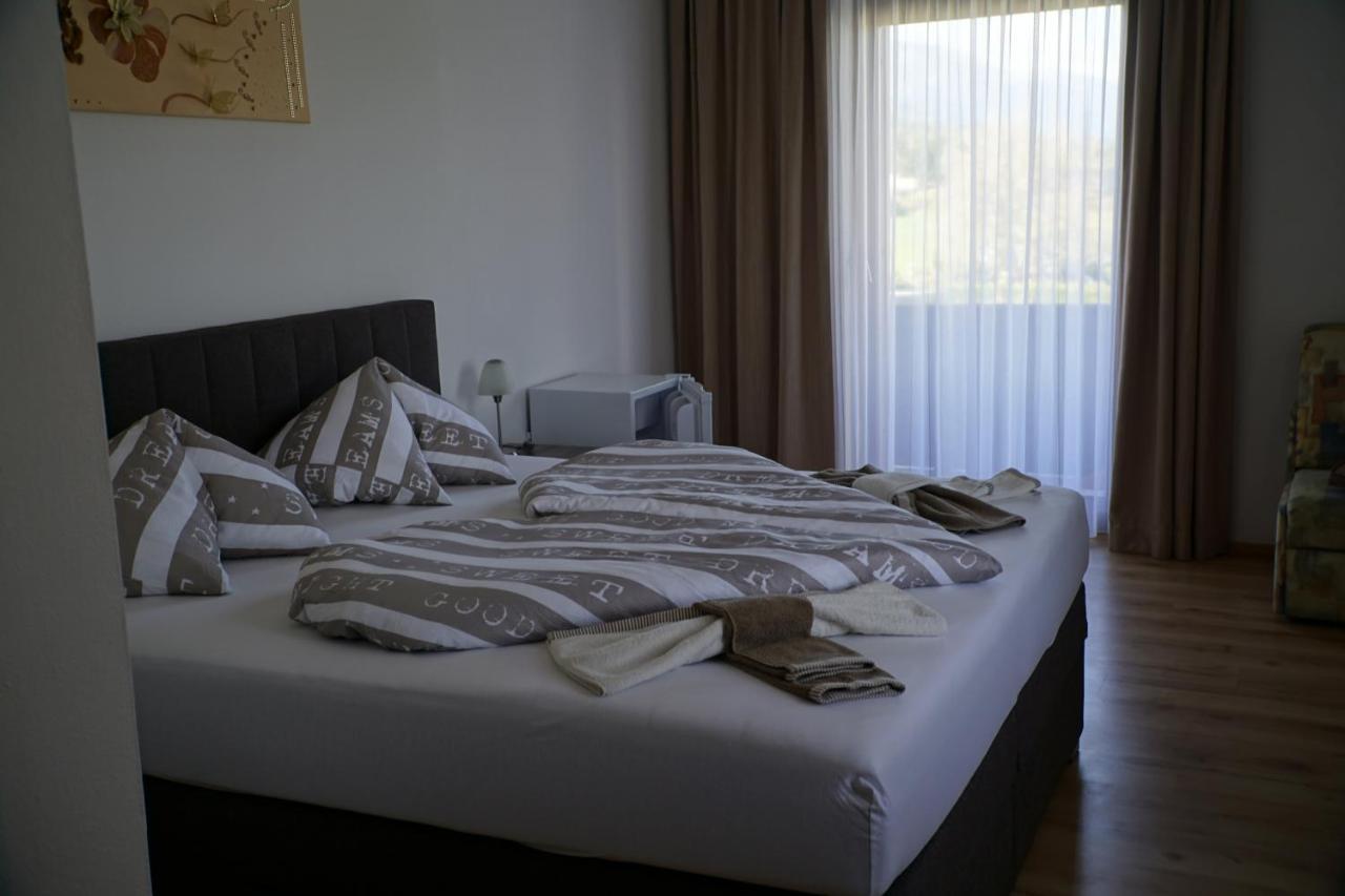 Pension-Ferienwohnung Rotar Faak am See Bagian luar foto
